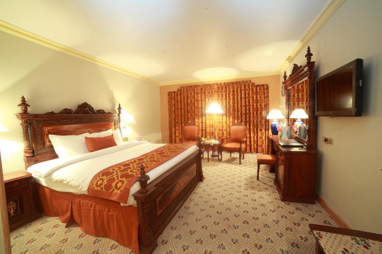 Regent Plaza Hotel & Convention Center Карачи Экстерьер фото